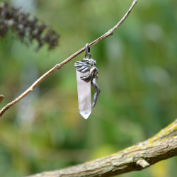 Pendentif fée et quartz rose